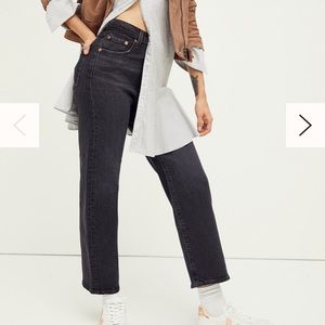 Levi’s High Rise Ribcage Straight Black Jean